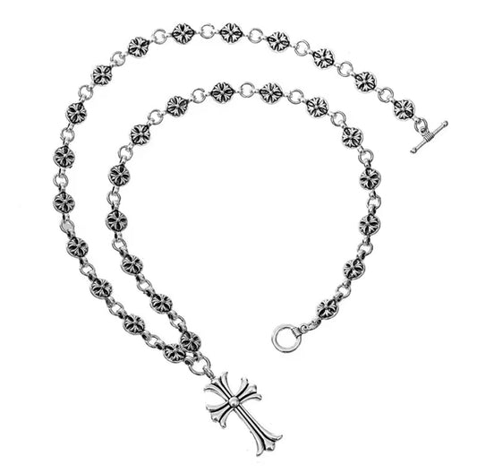 Cross pendant necklace